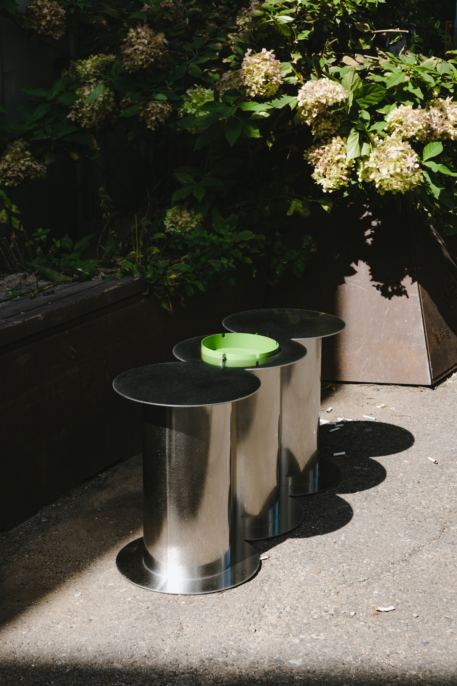 SMOKING BENCH